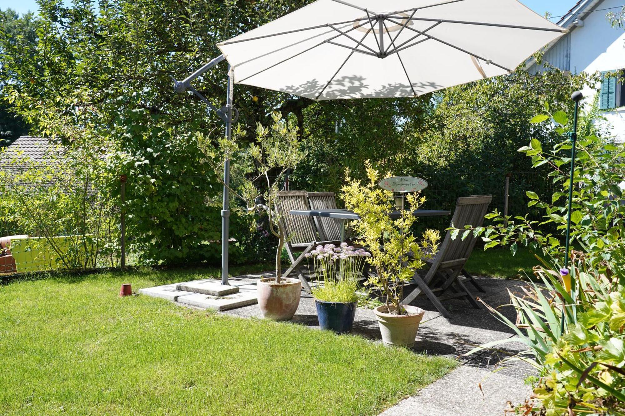 Tiny House Chez Claudine - Relaxen, Workspace, Naehe Thermen, Netflix, Free Parking & Wifi Brugg  Bagian luar foto