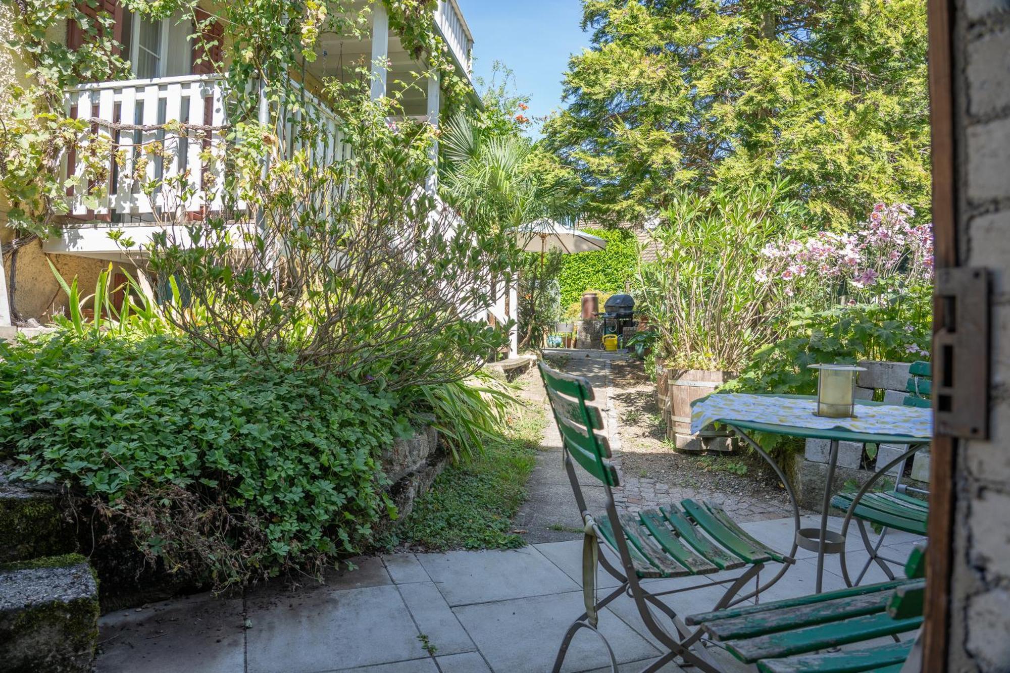Tiny House Chez Claudine - Relaxen, Workspace, Naehe Thermen, Netflix, Free Parking & Wifi Brugg  Bagian luar foto