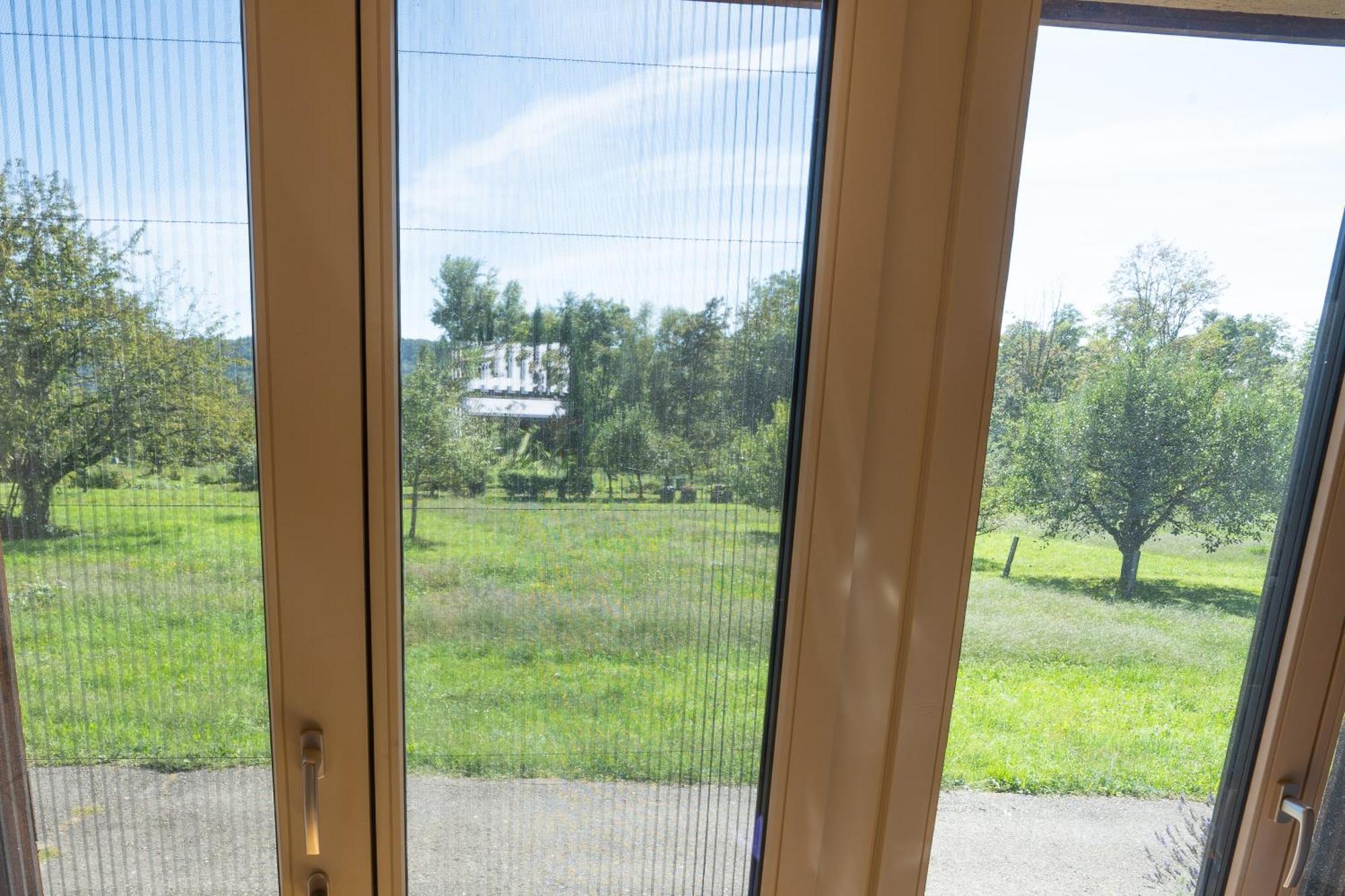 Tiny House Chez Claudine - Relaxen, Workspace, Naehe Thermen, Netflix, Free Parking & Wifi Brugg  Bagian luar foto