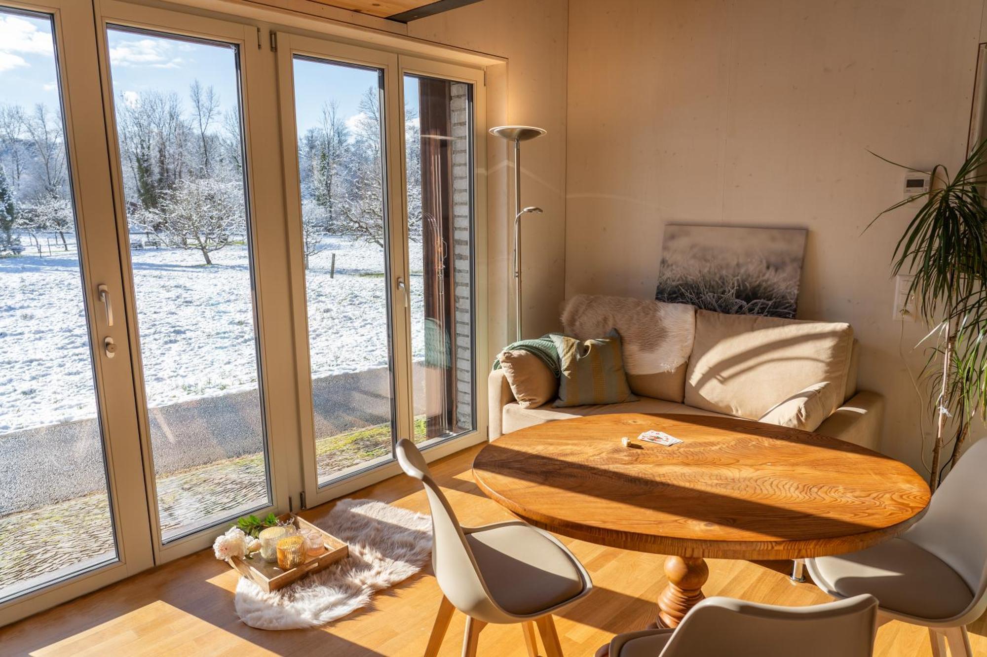 Tiny House Chez Claudine - Relaxen, Workspace, Naehe Thermen, Netflix, Free Parking & Wifi Brugg  Bagian luar foto