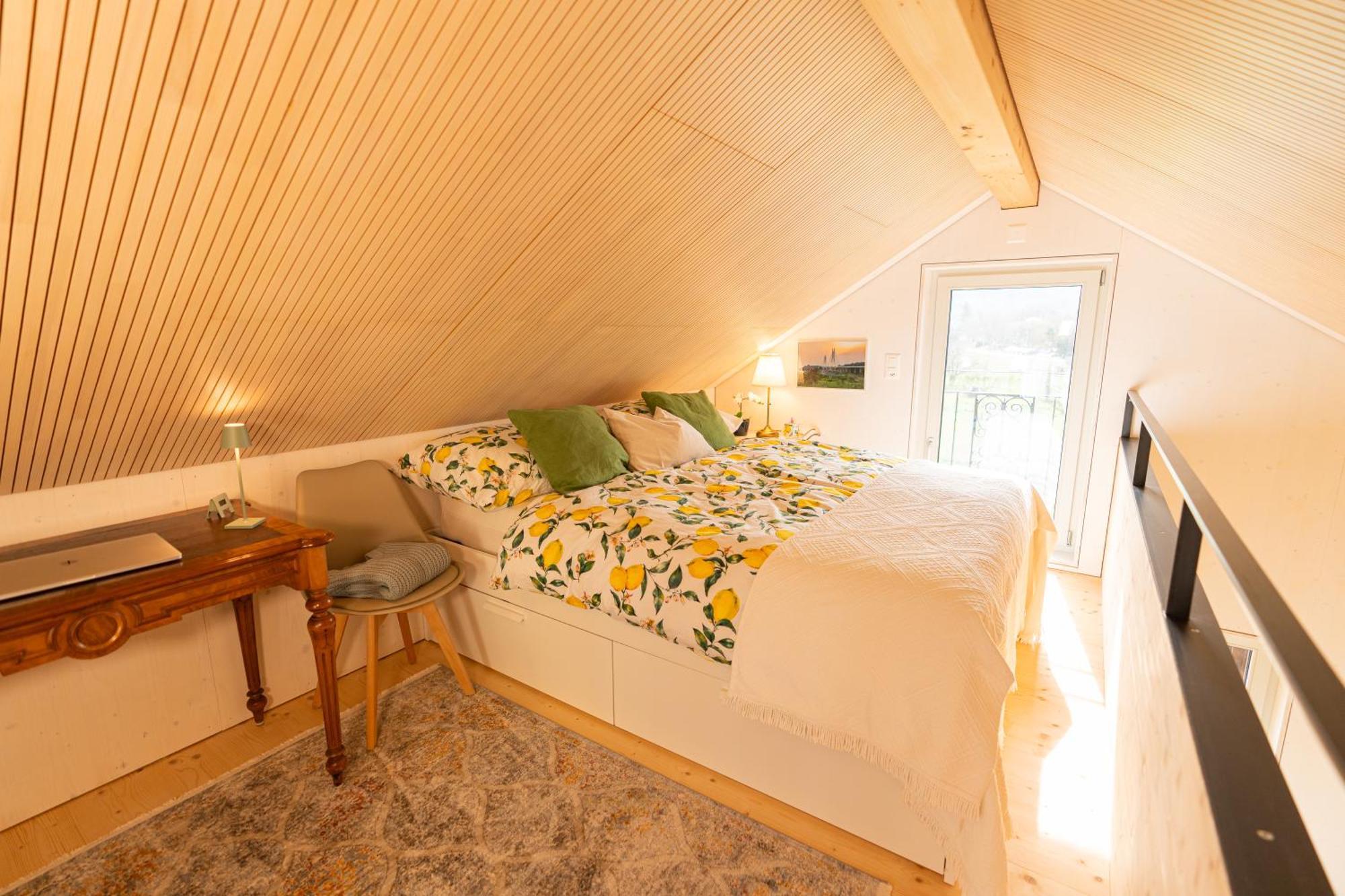 Tiny House Chez Claudine - Relaxen, Workspace, Naehe Thermen, Netflix, Free Parking & Wifi Brugg  Bagian luar foto
