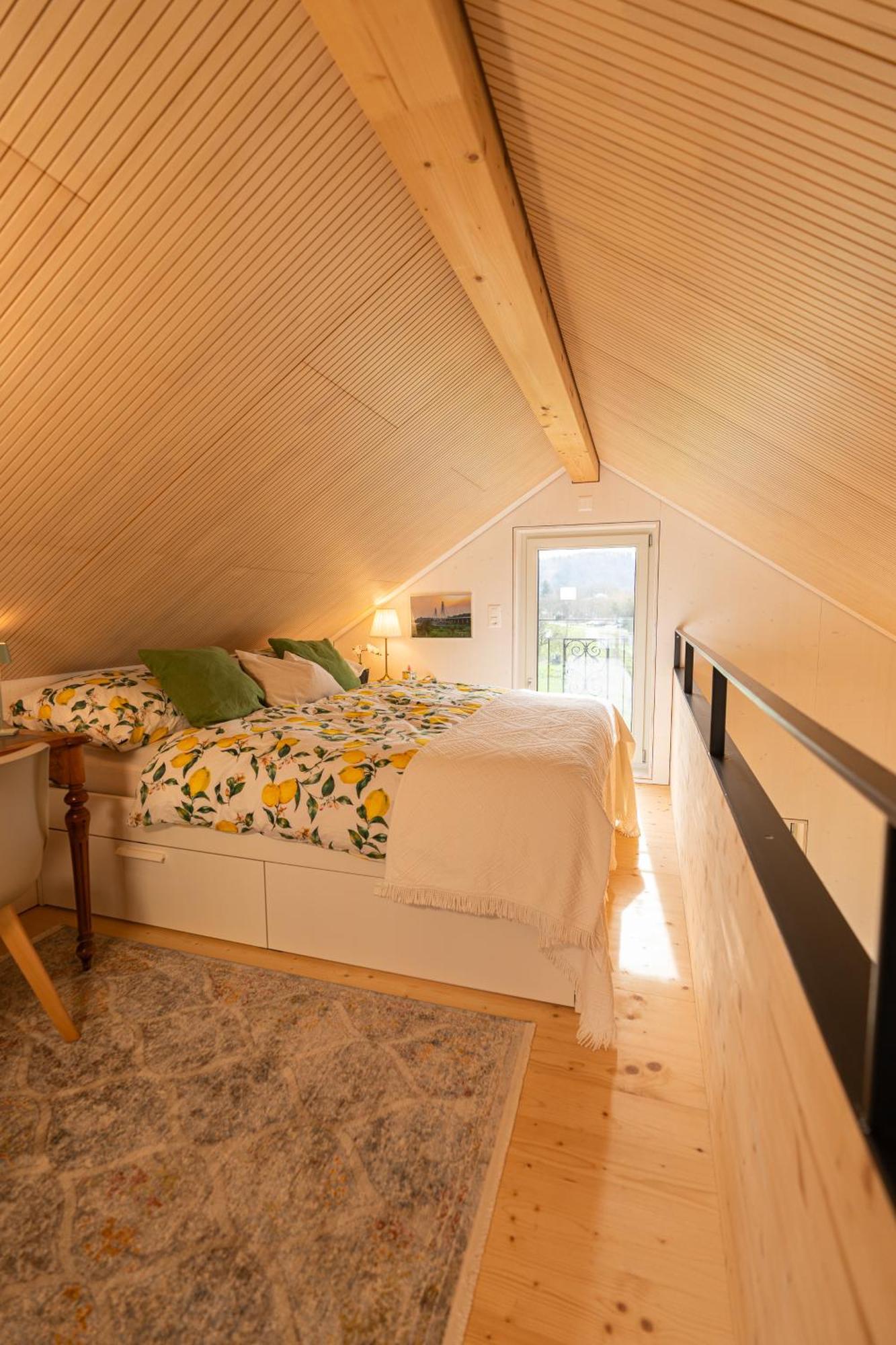 Tiny House Chez Claudine - Relaxen, Workspace, Naehe Thermen, Netflix, Free Parking & Wifi Brugg  Bagian luar foto
